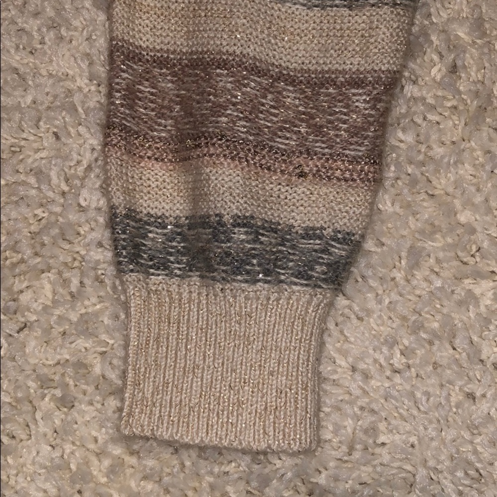 Sweater - Picture 4 of 6
